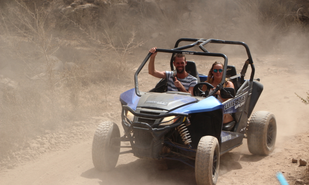 Séquence dérappage en buggy à Tenerife